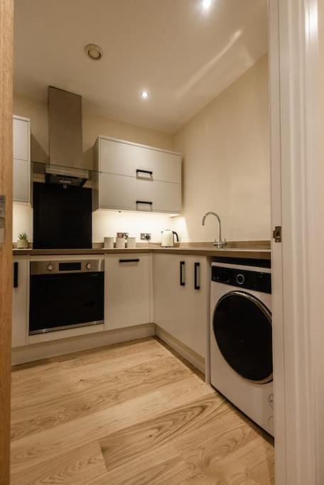 Ocean - 2 Bed Flat Sleeps 6 With Gym Access Appartamento Southampton Esterno foto