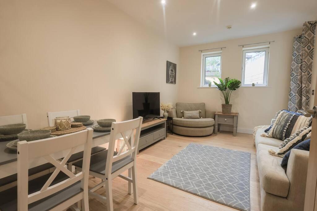 Ocean - 2 Bed Flat Sleeps 6 With Gym Access Appartamento Southampton Esterno foto